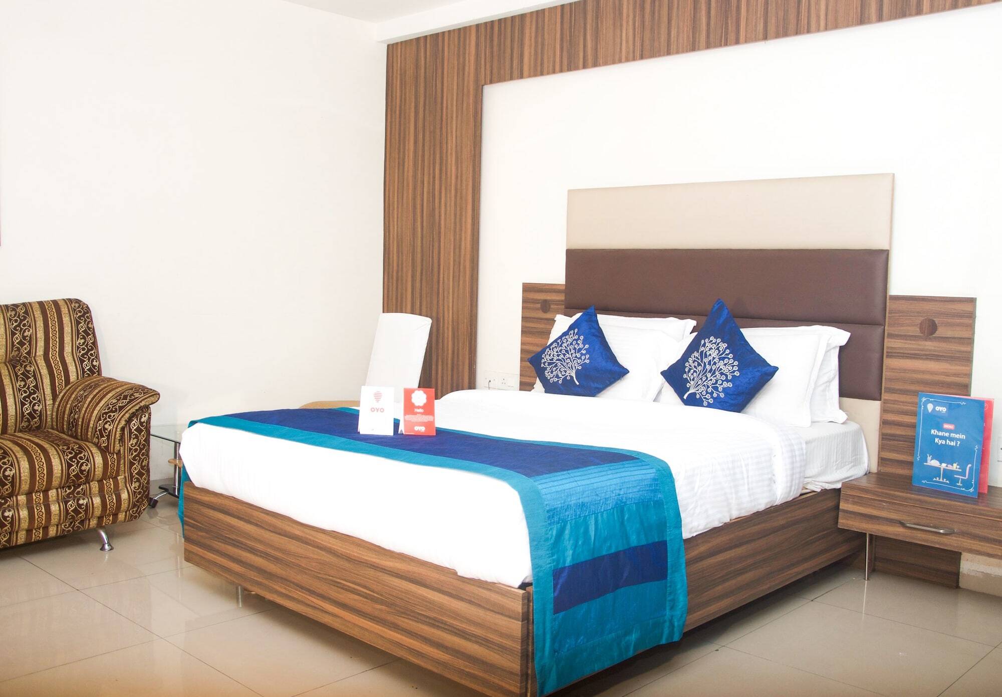 A.R Grand Hotel Visakhapatnam Buitenkant foto
